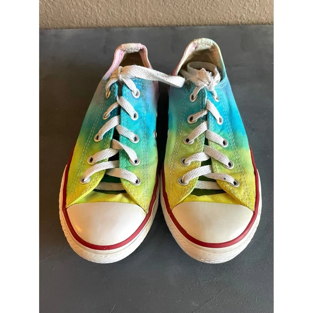 Youth Rainbow All Star Converse Size 1.5